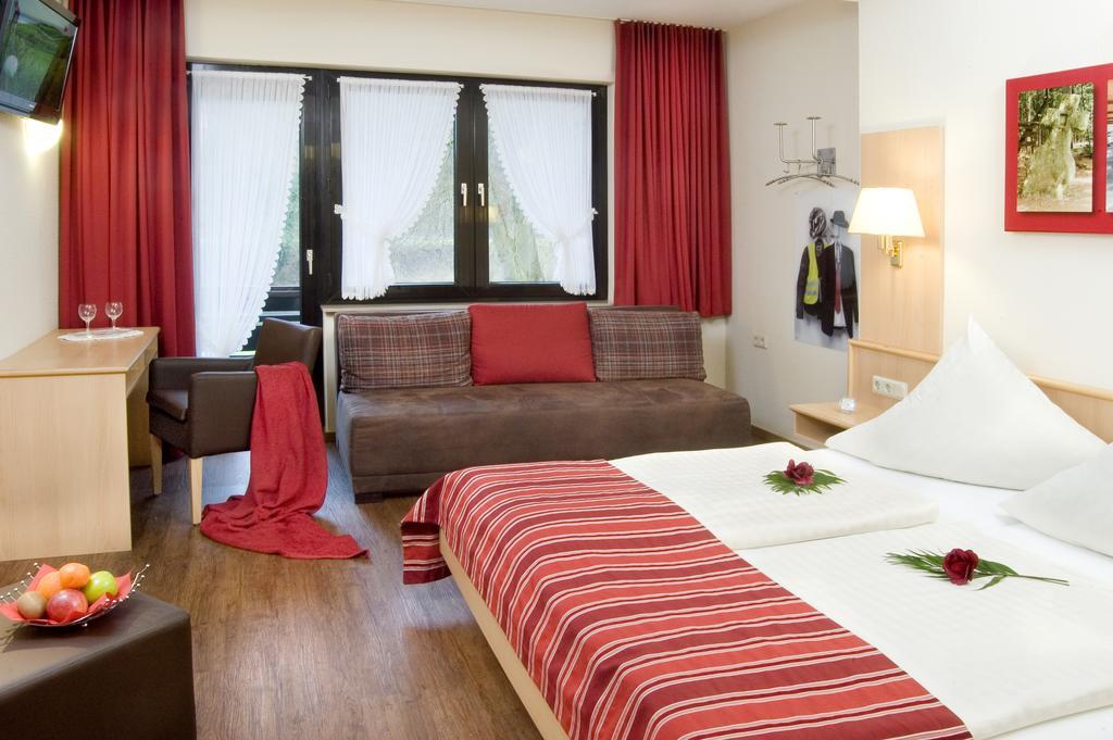 Hotel Hauer Bollendorf Bagian luar foto