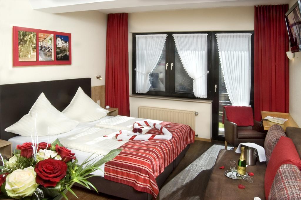 Hotel Hauer Bollendorf Bagian luar foto